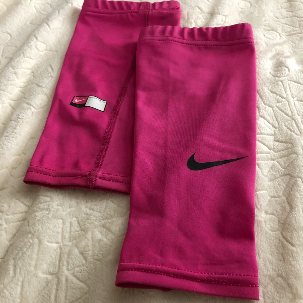 [Nike] Breast Cancer Awareness Sleeves